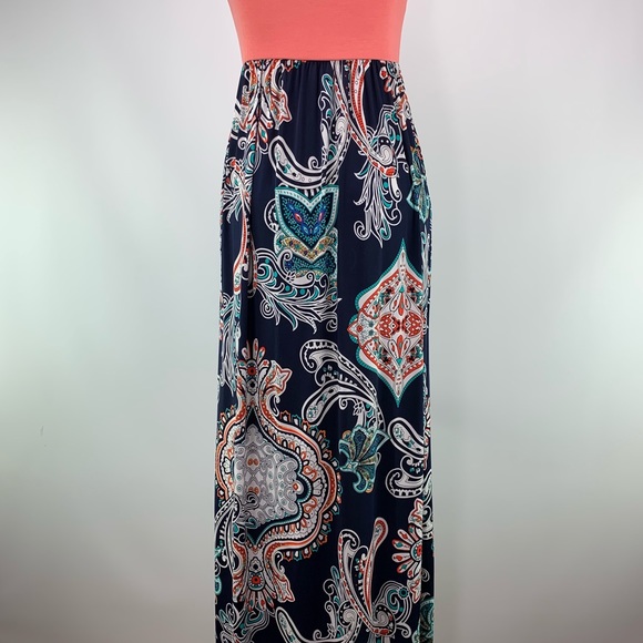 Beautiful Maxi Dress - Picture 4 of 7